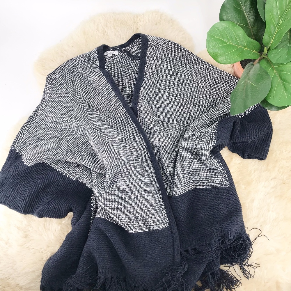 Baciano Fringed Poncho